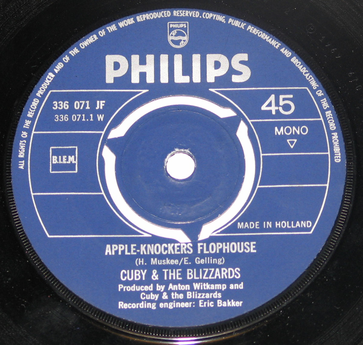 High Resolution Photo Cuby Vinyl Record